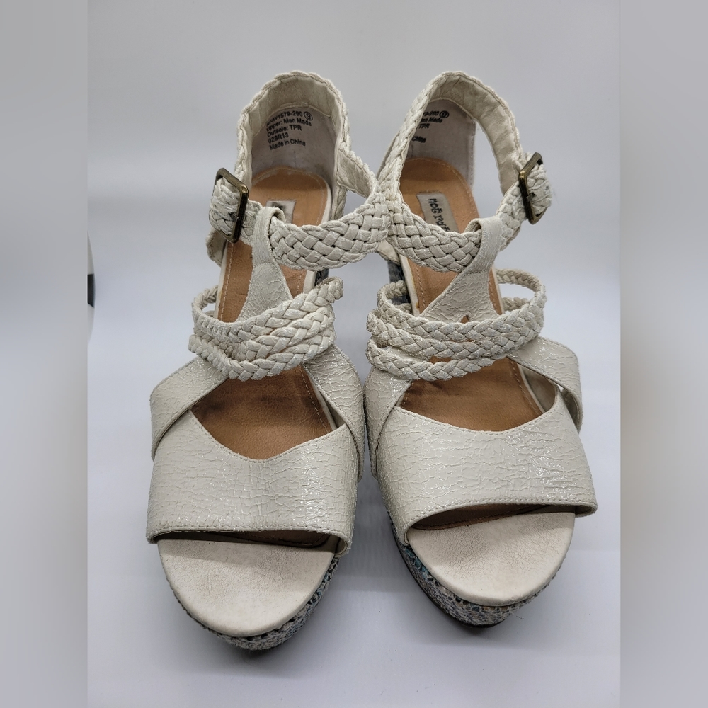 Not Rated Twisted Wedges SZ 9